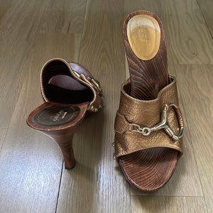 Gucci Gold Leather Open Toe Horsebit Studded Mule Buckle Sandal Heels Sz 9